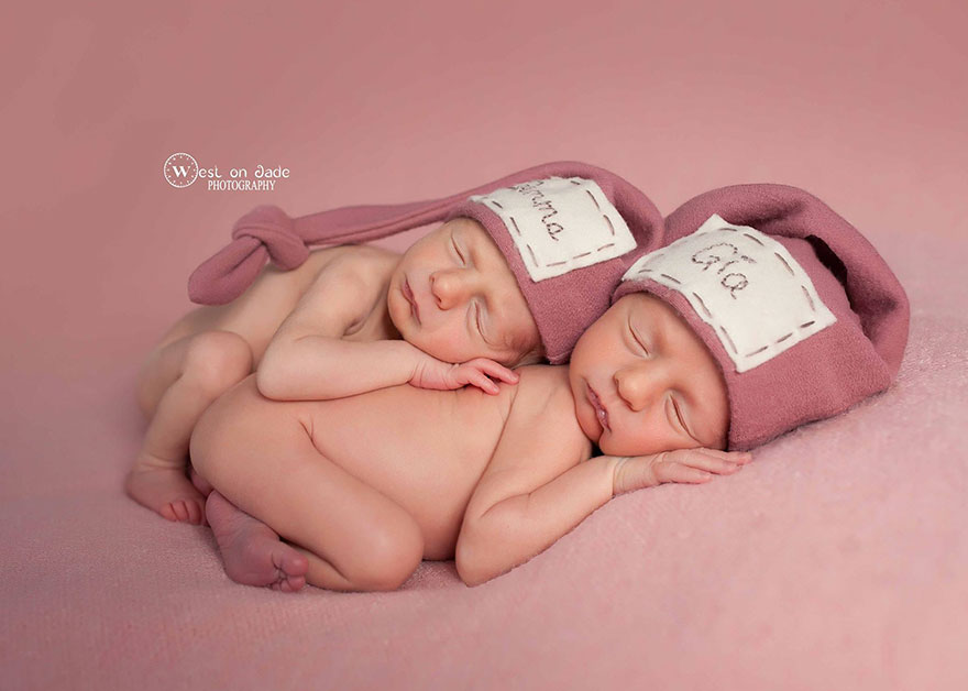set-of-twins-sibling-photoshoot-5